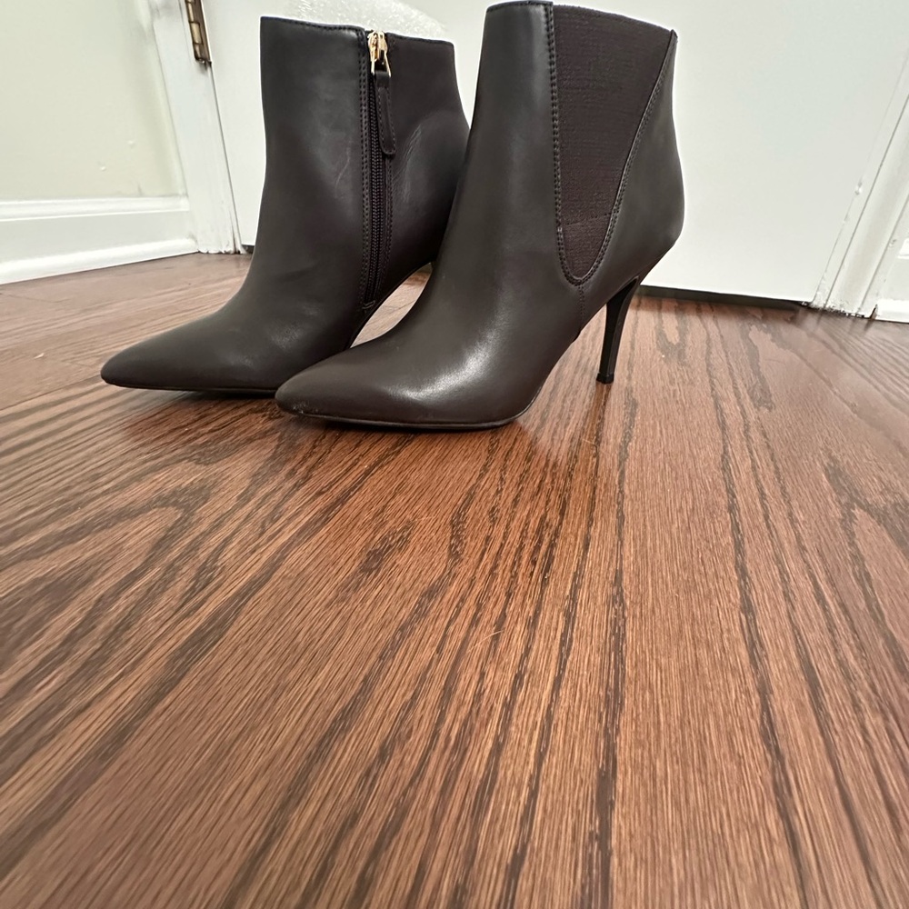 Nine West 9x9 Brown Leather Pointed Toe Ankle Booties — Size 7.5M